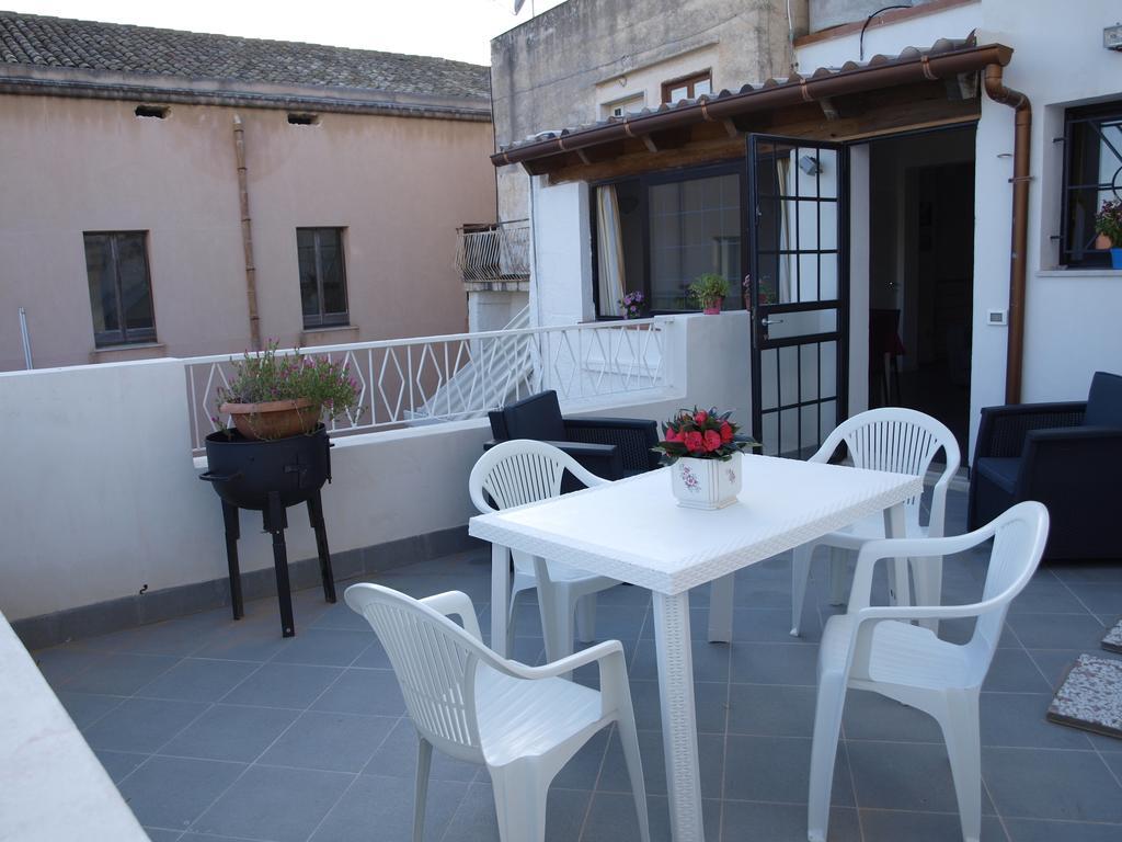 Dafne Marsala Centro Bed & Breakfast Exterior photo